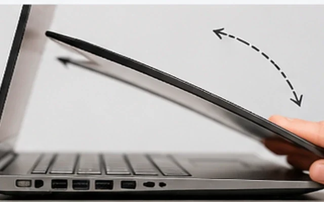 Laptop ekran kapağının açılıp kapanma testinin yapıldığını gösteren servis görseli