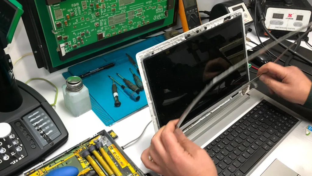 Laptop Ekran Değişimi