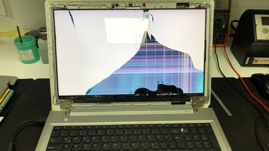Laptop Kırık Ekran