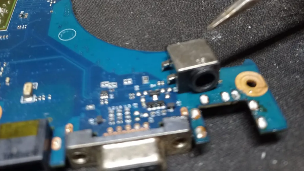 Laptop Şarj Soketi Tamiri