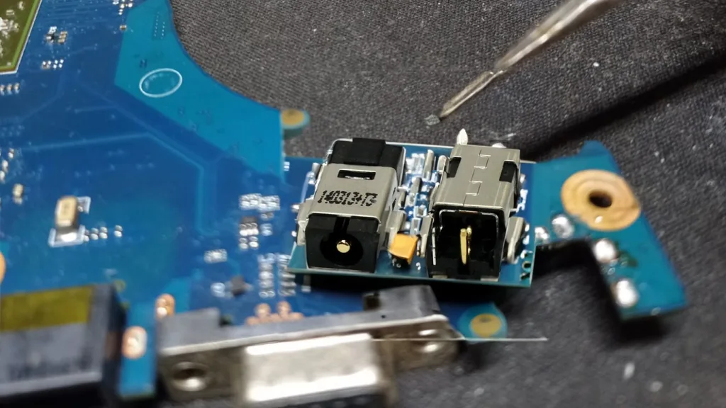 Laptop Standart Pin Şarj Soketi